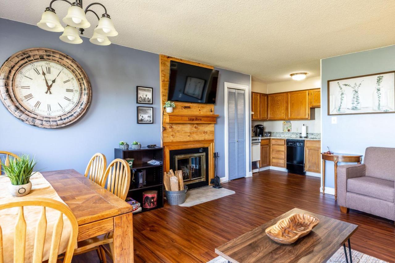 Wow Views!!-Mountain Escape-Outdoor Pool-Close To Downtown-Wifi-Cable-Private Balcony Gatlinburg Exterior foto