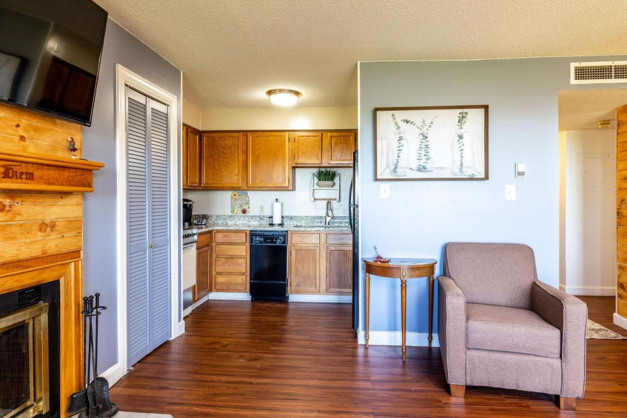 Wow Views!!-Mountain Escape-Outdoor Pool-Close To Downtown-Wifi-Cable-Private Balcony Gatlinburg Exterior foto